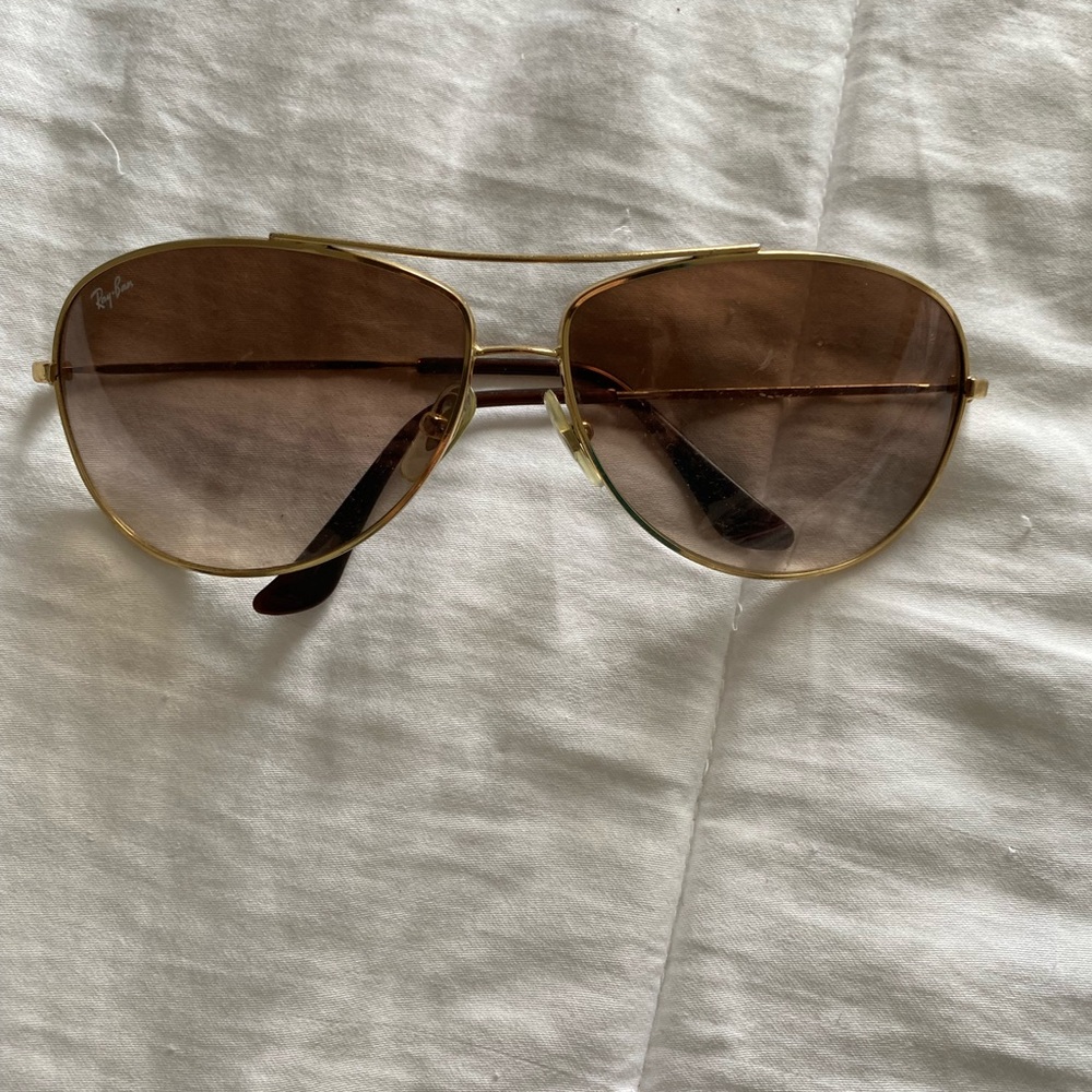 Ray-Ban Gold Aviator Sunglasses